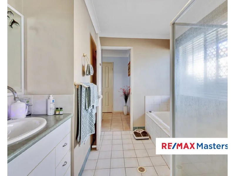 30 Standford Place, Regents Park QLD 4118