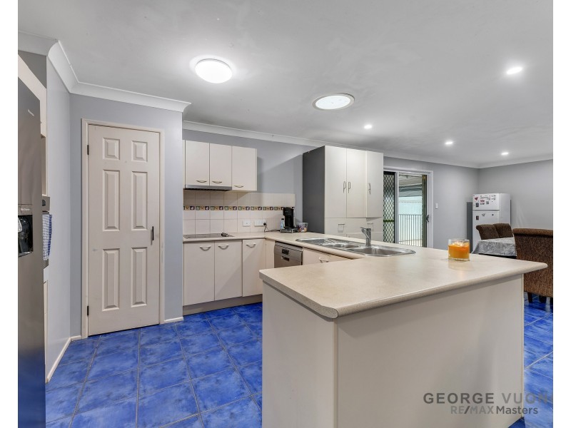 17 Ashton Way, Forest Lake QLD 4078