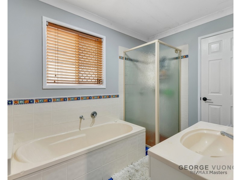 17 Ashton Way, Forest Lake QLD 4078