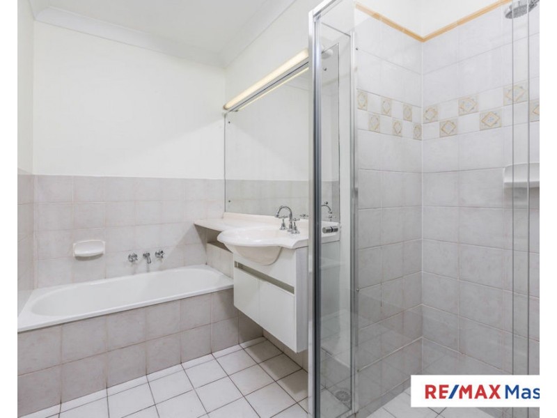 16 Scarlet Place, Forest Lake QLD 4078