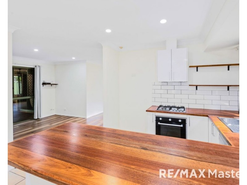 16 Scarlet Place, Forest Lake QLD 4078