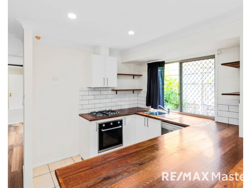 16 Scarlet Place, Forest Lake QLD 4078