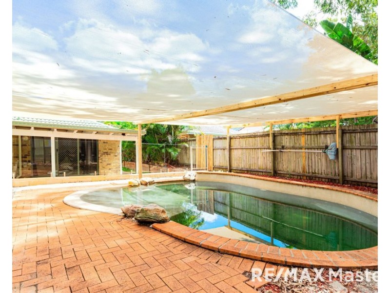 16 Scarlet Place, Forest Lake QLD 4078