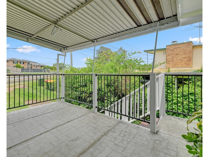 220 Dawson Rd, Wishart QLD 4122