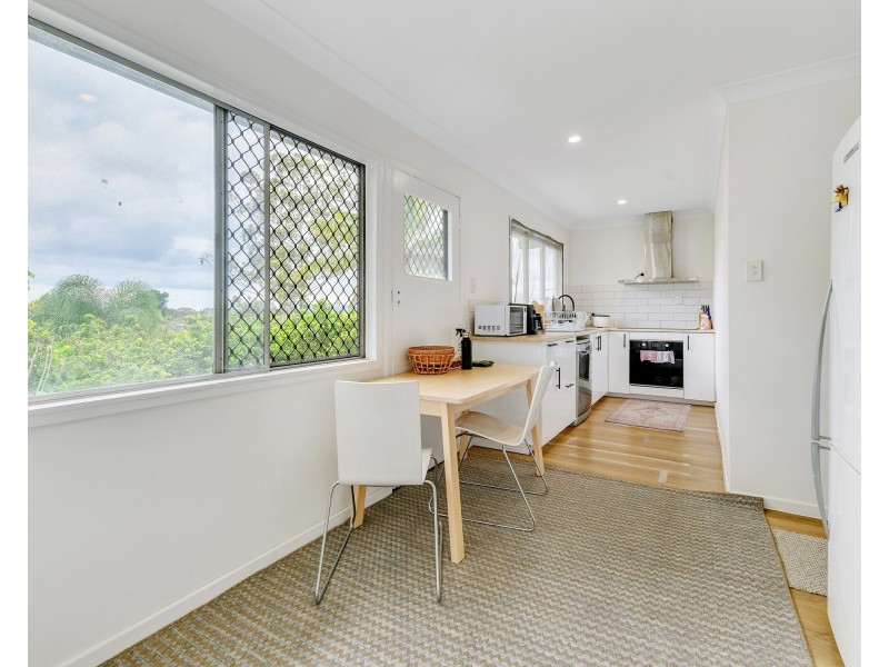 220 Dawson Rd, Wishart QLD 4122