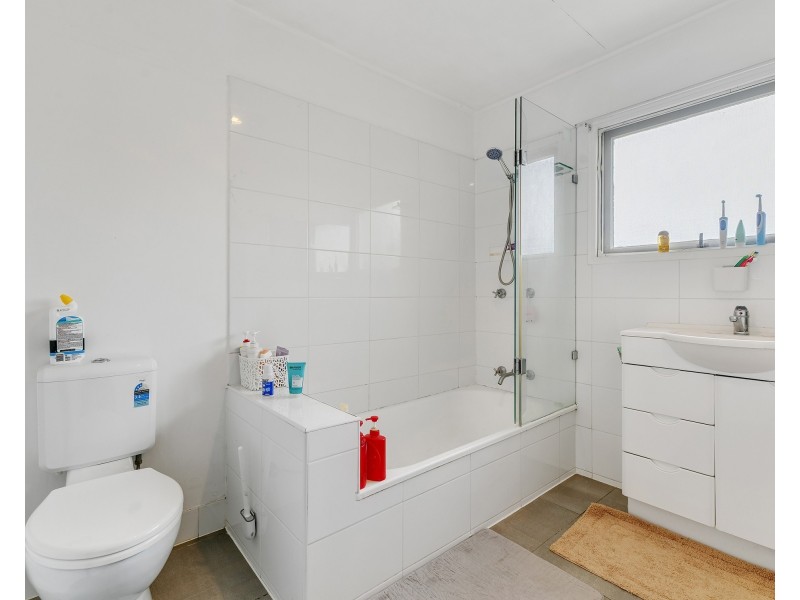 220 Dawson Rd, Wishart QLD 4122