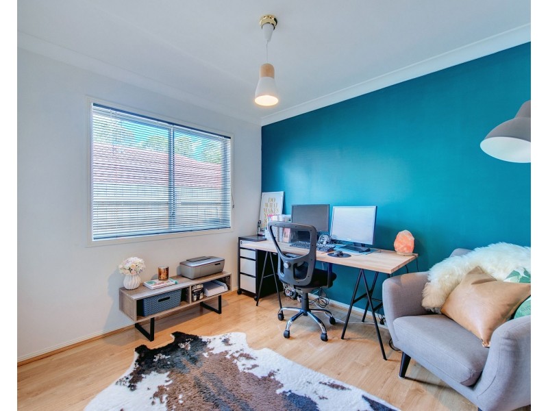 19 Dampier Cr, Forest Lake QLD 4078