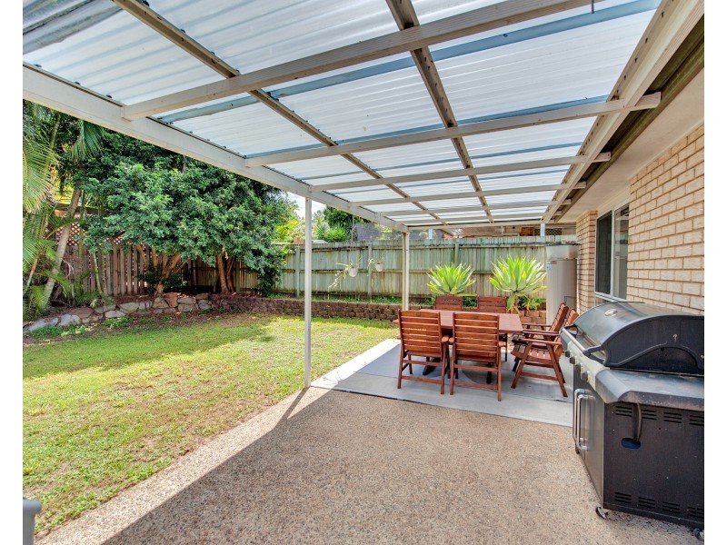 19 Dampier Cr, Forest Lake QLD 4078