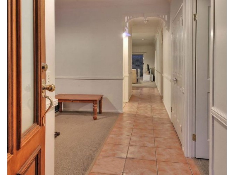 85 Jubilee Ave, Forest Lake QLD 4078