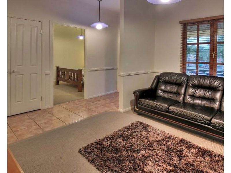 85 Jubilee Ave, Forest Lake QLD 4078