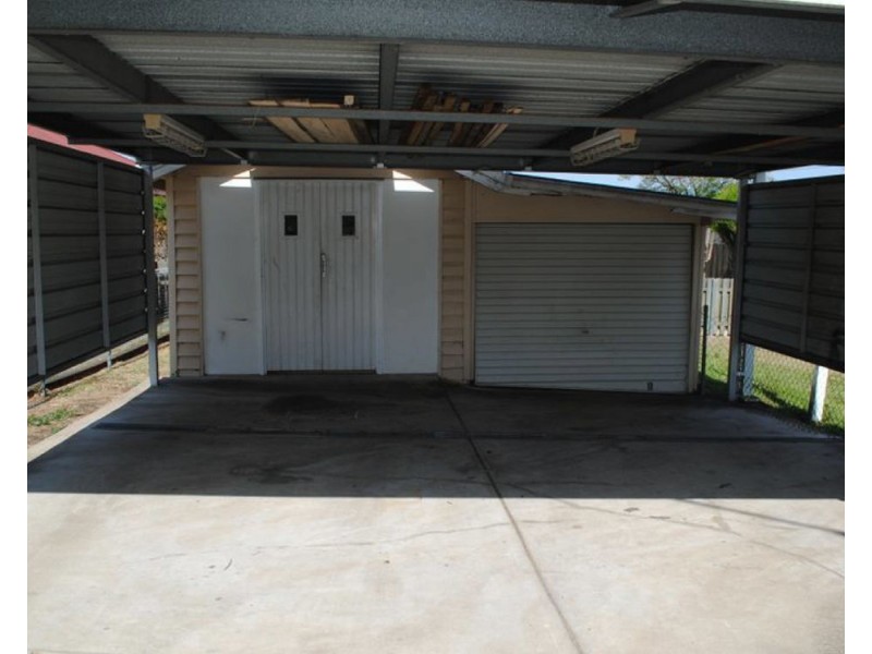 26 Crown St, Silkstone QLD 4304
