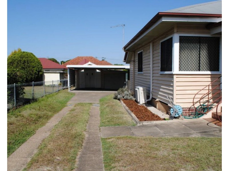 26 Crown St, Silkstone QLD 4304