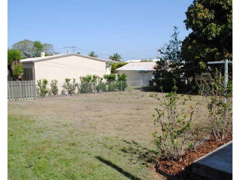 26 Crown St, Silkstone QLD 4304