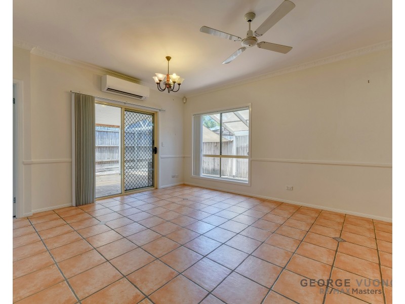 17 Hyde Pl, Forest Lake QLD 4078