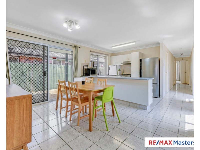 6 Pinaster St, Forest Lake QLD 4078