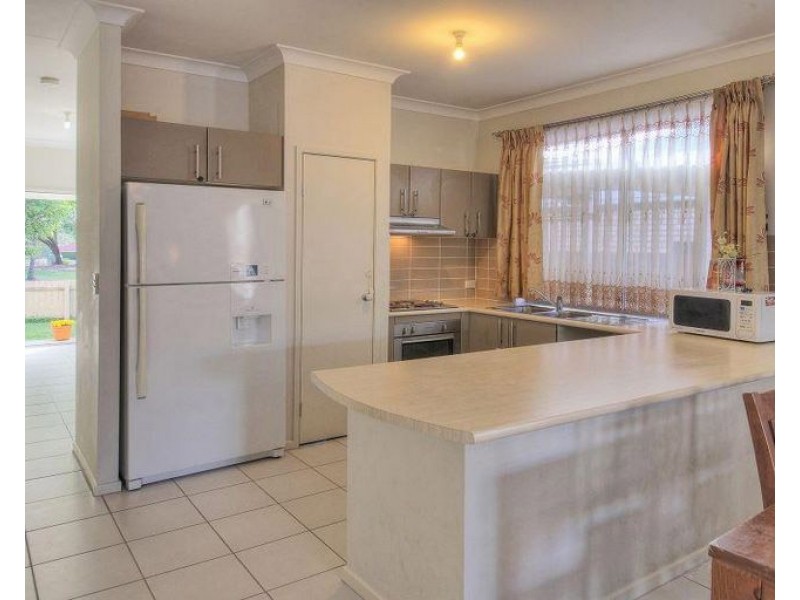 37 Booloumba Cr, Forest Lake QLD 4078