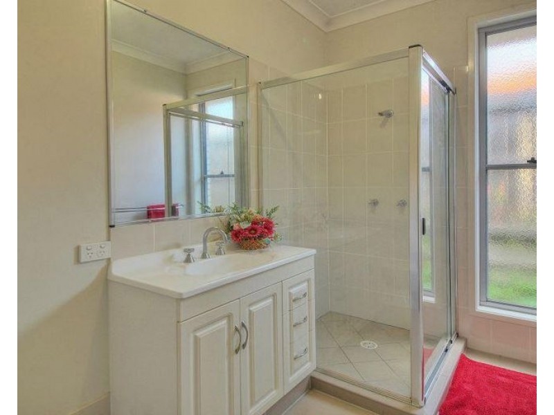 37 Booloumba Cr, Forest Lake QLD 4078
