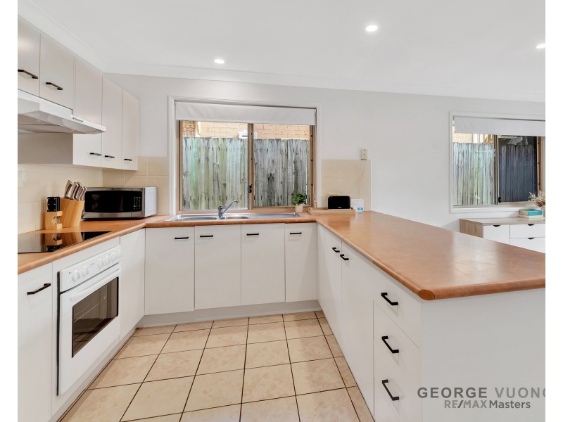 10 Regents Cct, Forest Lake QLD 4078