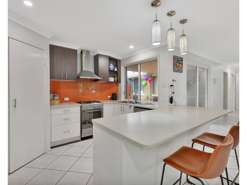 52 Atherton Cct, Forest Lake QLD 4078