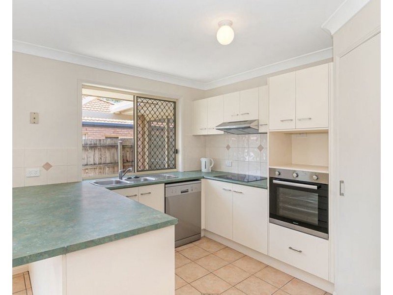 11 Kew Cl, Forest Lake QLD 4078