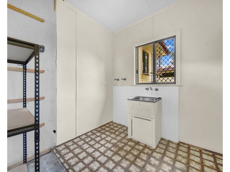 3 New Chum Road, Dinmore QLD 4303