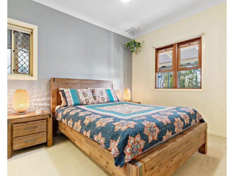 19 Hyde Pl, Forest Lake QLD 4078