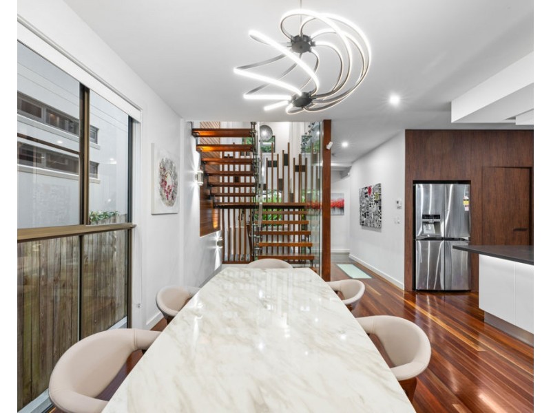 27 MORLEY STREET, Chelmer QLD 4068