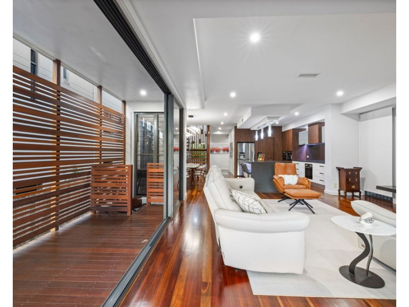 27 MORLEY STREET, Chelmer QLD 4068