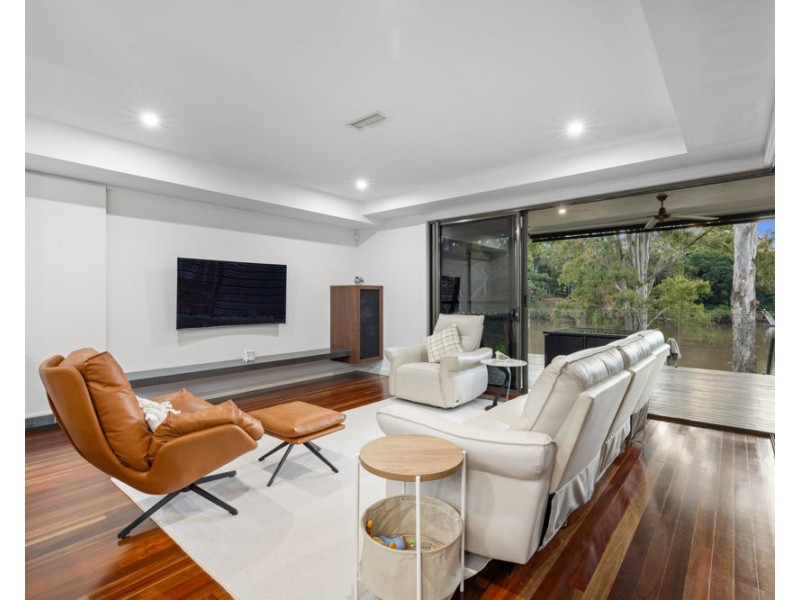 27 MORLEY STREET, Chelmer QLD 4068