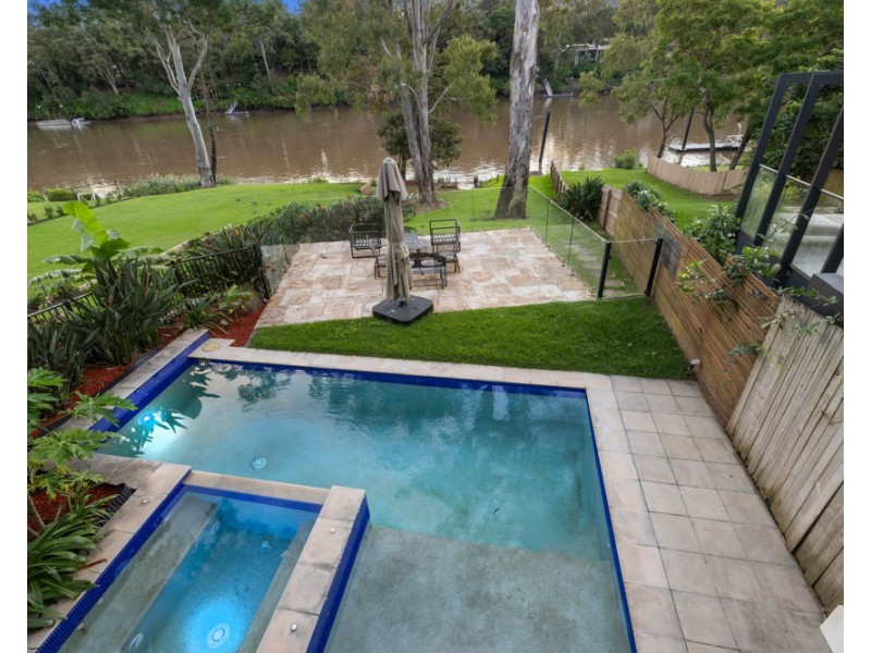 27 MORLEY STREET, Chelmer QLD 4068