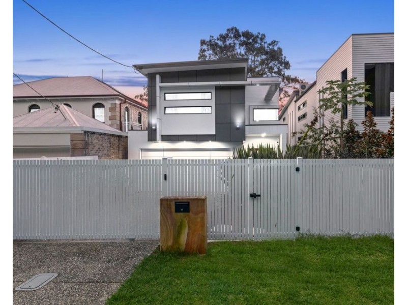 27 MORLEY STREET, Chelmer QLD 4068