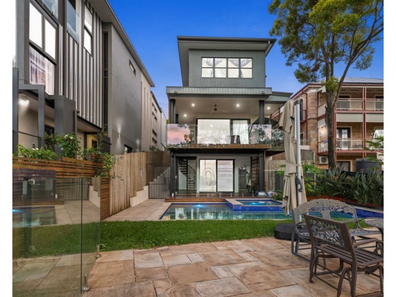 27 MORLEY STREET, Chelmer QLD 4068