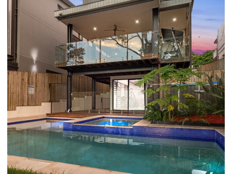 27 MORLEY STREET, Chelmer QLD 4068