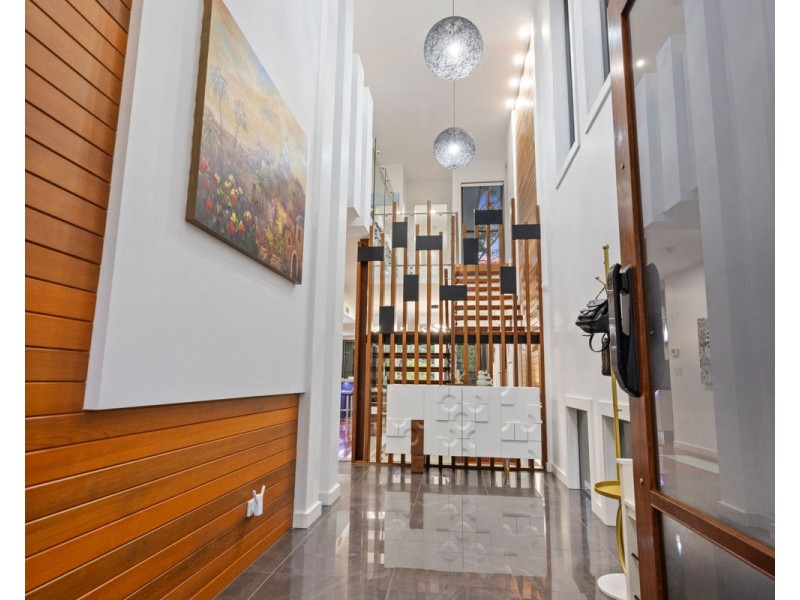 27 MORLEY STREET, Chelmer QLD 4068