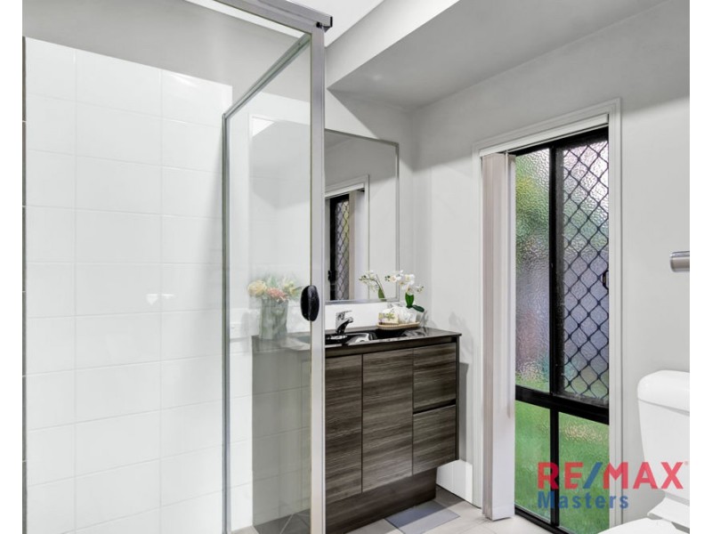 33 Aster Place, Calamvale QLD 4116