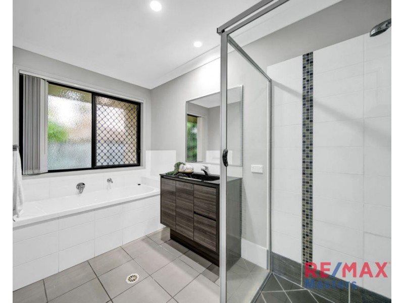 33 Aster Place, Calamvale QLD 4116