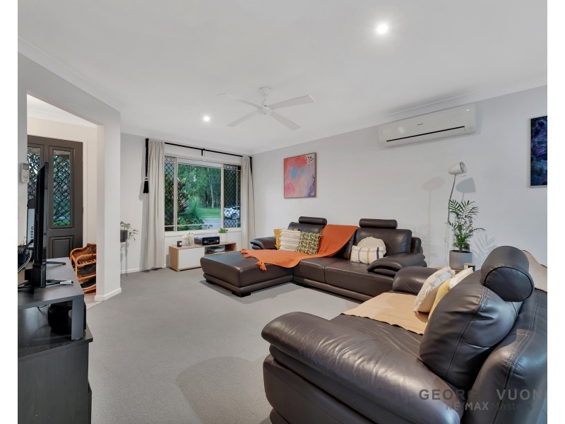 136 Banksia Circuit, Forest Lake QLD 4078