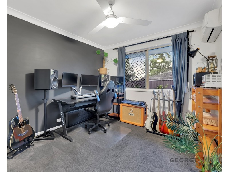 136 Banksia Circuit, Forest Lake QLD 4078