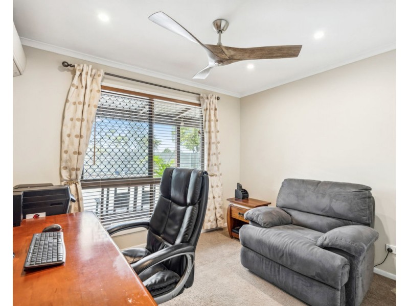 16 Clover Court, Regents Park QLD 4118