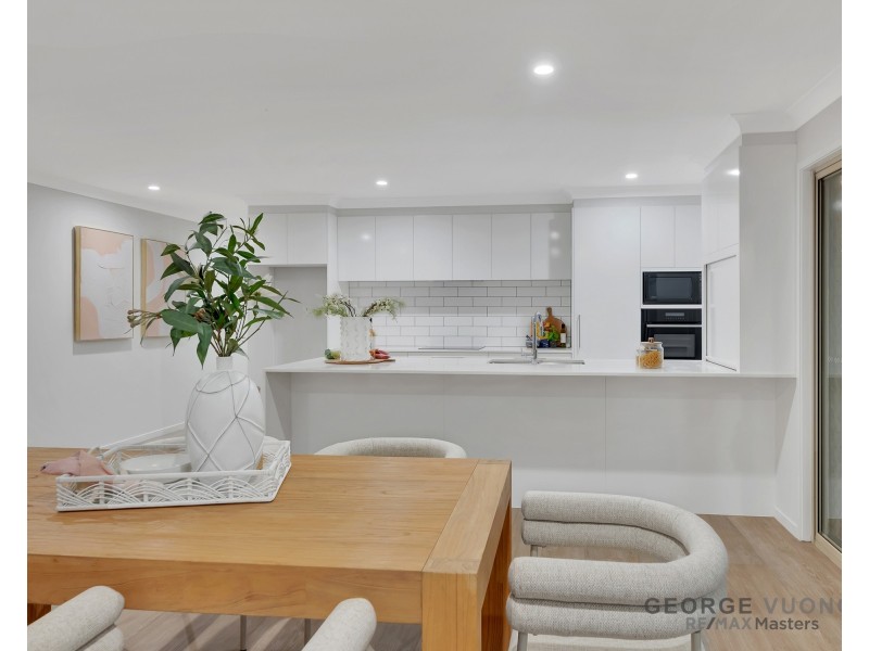 9 Robson St, Forest Lake QLD 4078