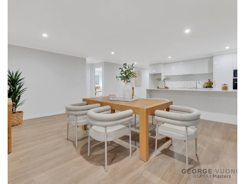 9 Robson St, Forest Lake QLD 4078