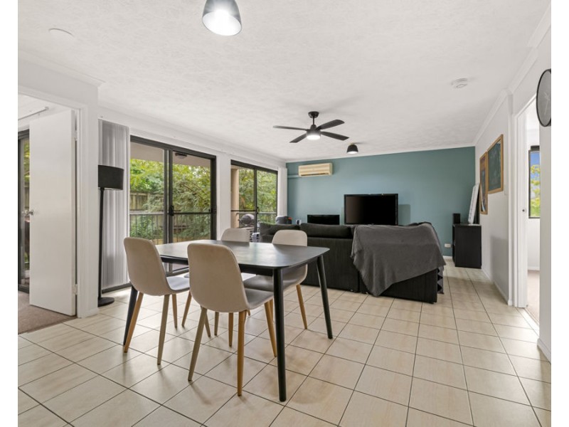 9/6 Omeo street, Macgregor QLD 4109