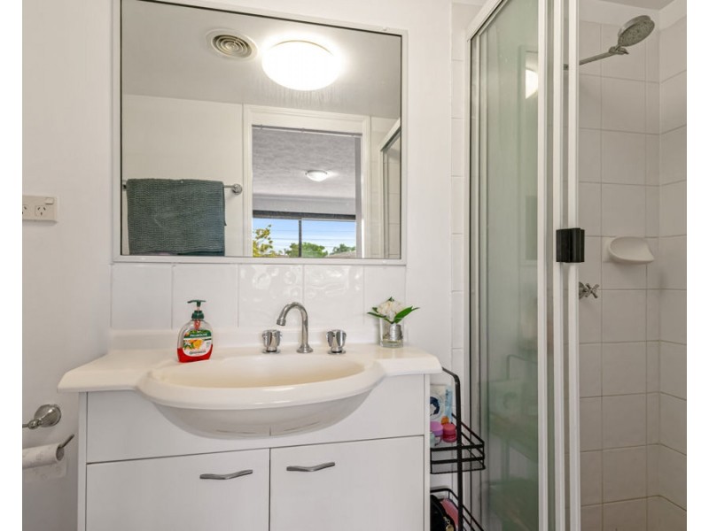 9/6 Omeo street, Macgregor QLD 4109