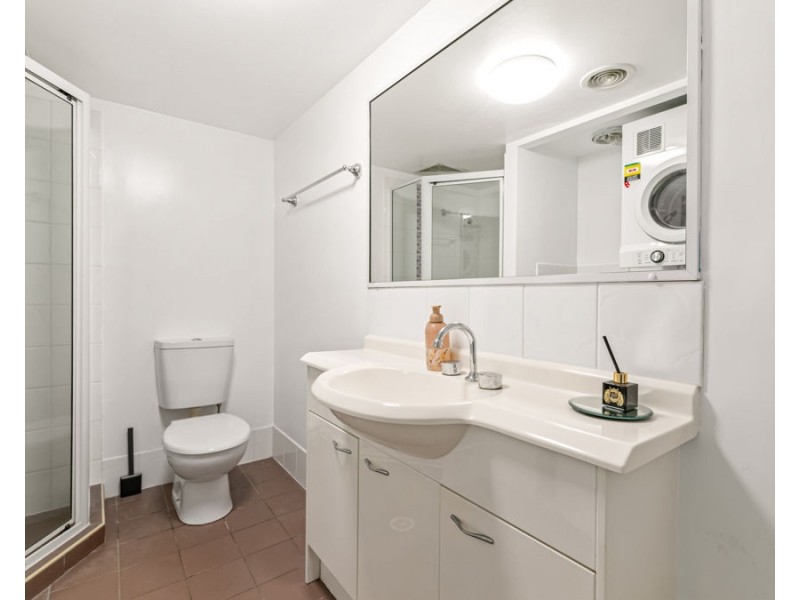 9/6 Omeo street, Macgregor QLD 4109