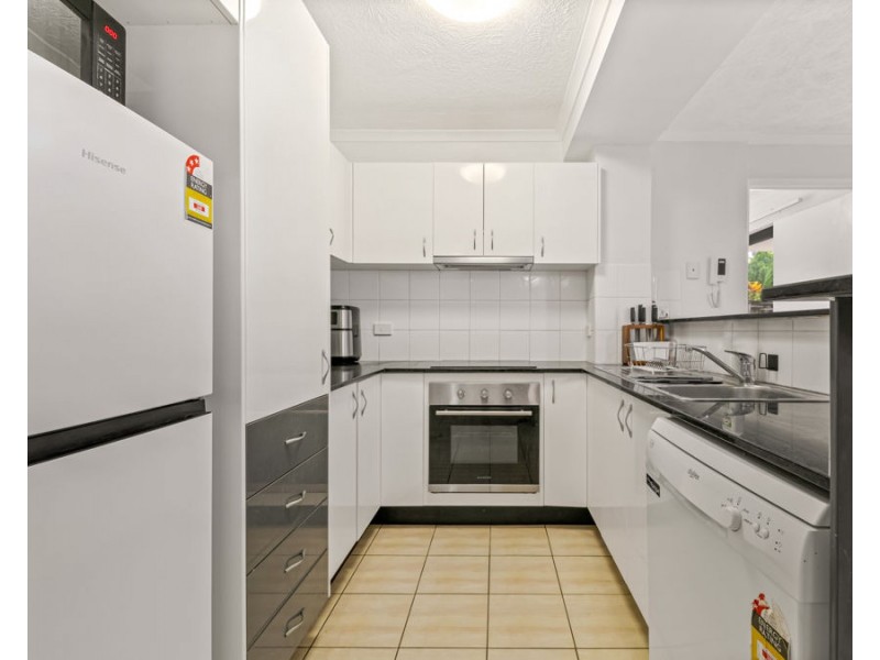 9/6 Omeo street, Macgregor QLD 4109