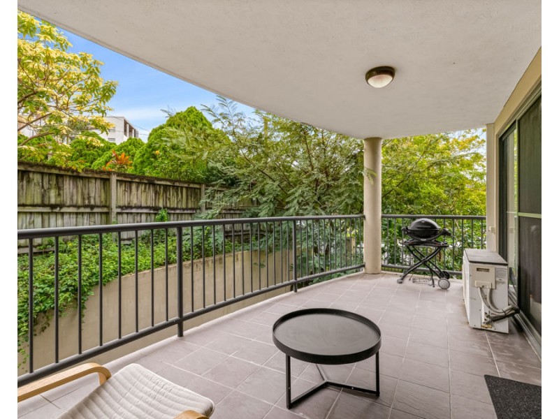 9/6 Omeo street, Macgregor QLD 4109