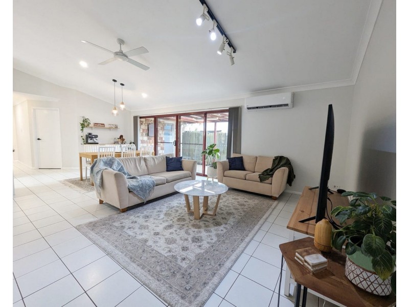 20 Harrision Cr, Forest Lake QLD 4078