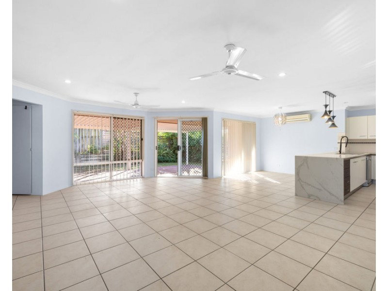 38 MAPELTON CCT, Parkinson QLD 4115