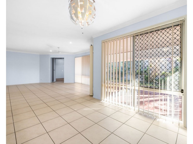 38 MAPELTON CCT, Parkinson QLD 4115
