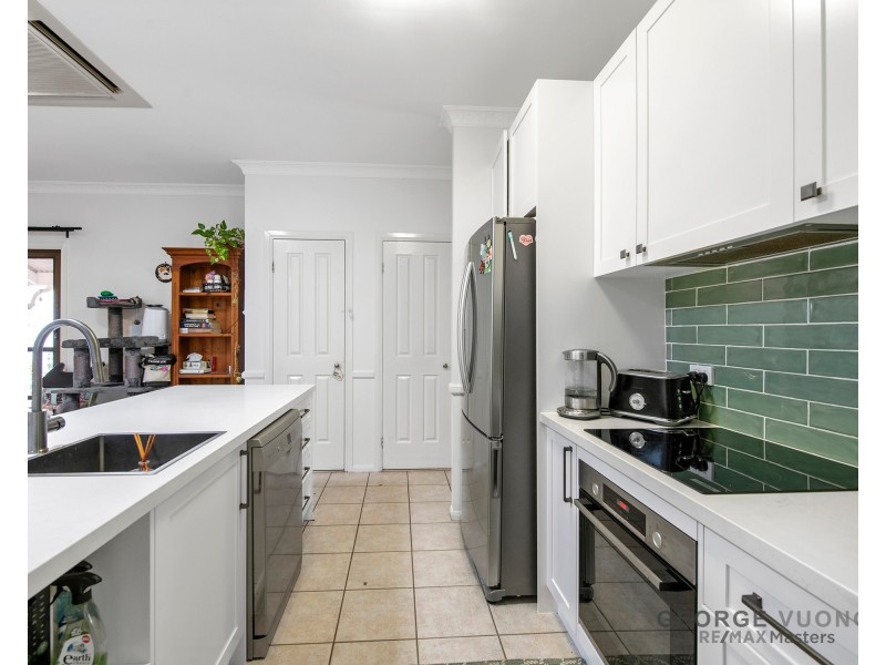 26 Glasshouse Cr, Forest Lake QLD 4078